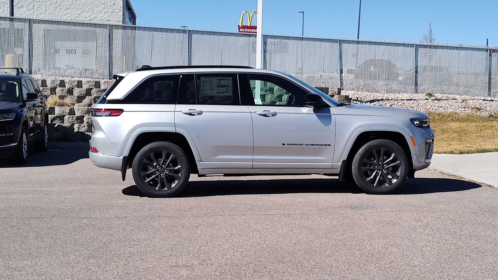 Thumbnail: 2026 Jeep Grand Cherokee - 25