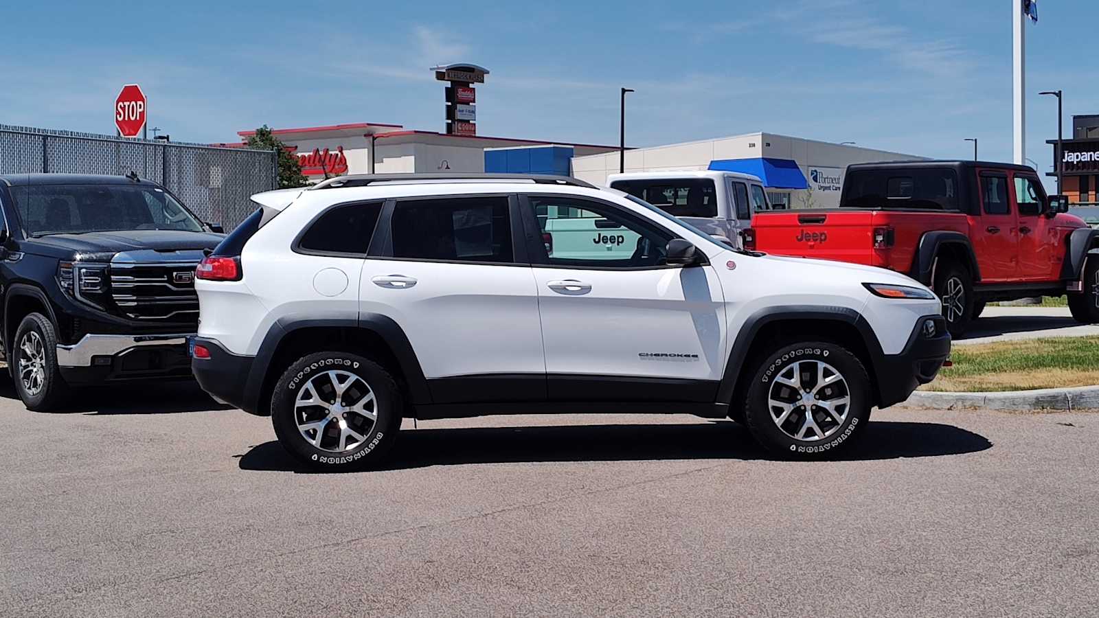 Thumbnail: 2017 Jeep Cherokee - 25