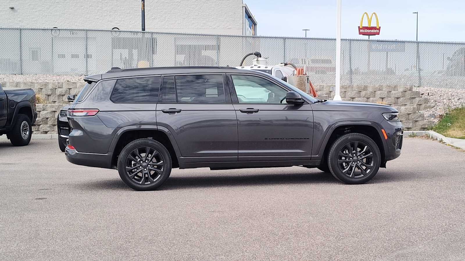 Thumbnail: 2026 Jeep Grand Cherokee - 26