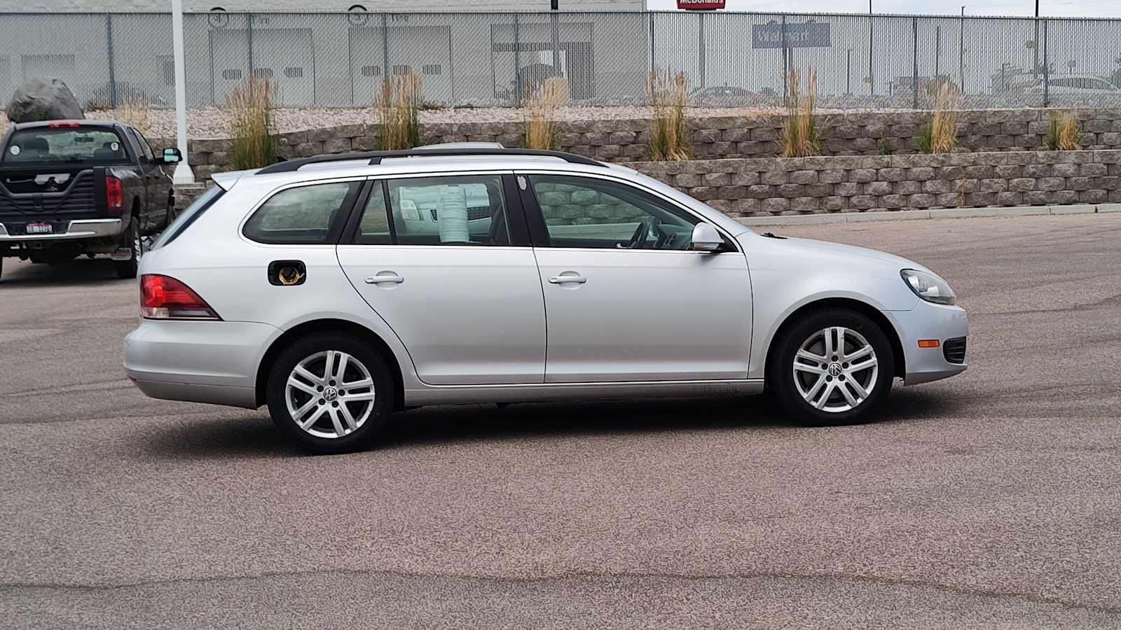 Thumbnail: 2011 Volkswagen Jetta - 23