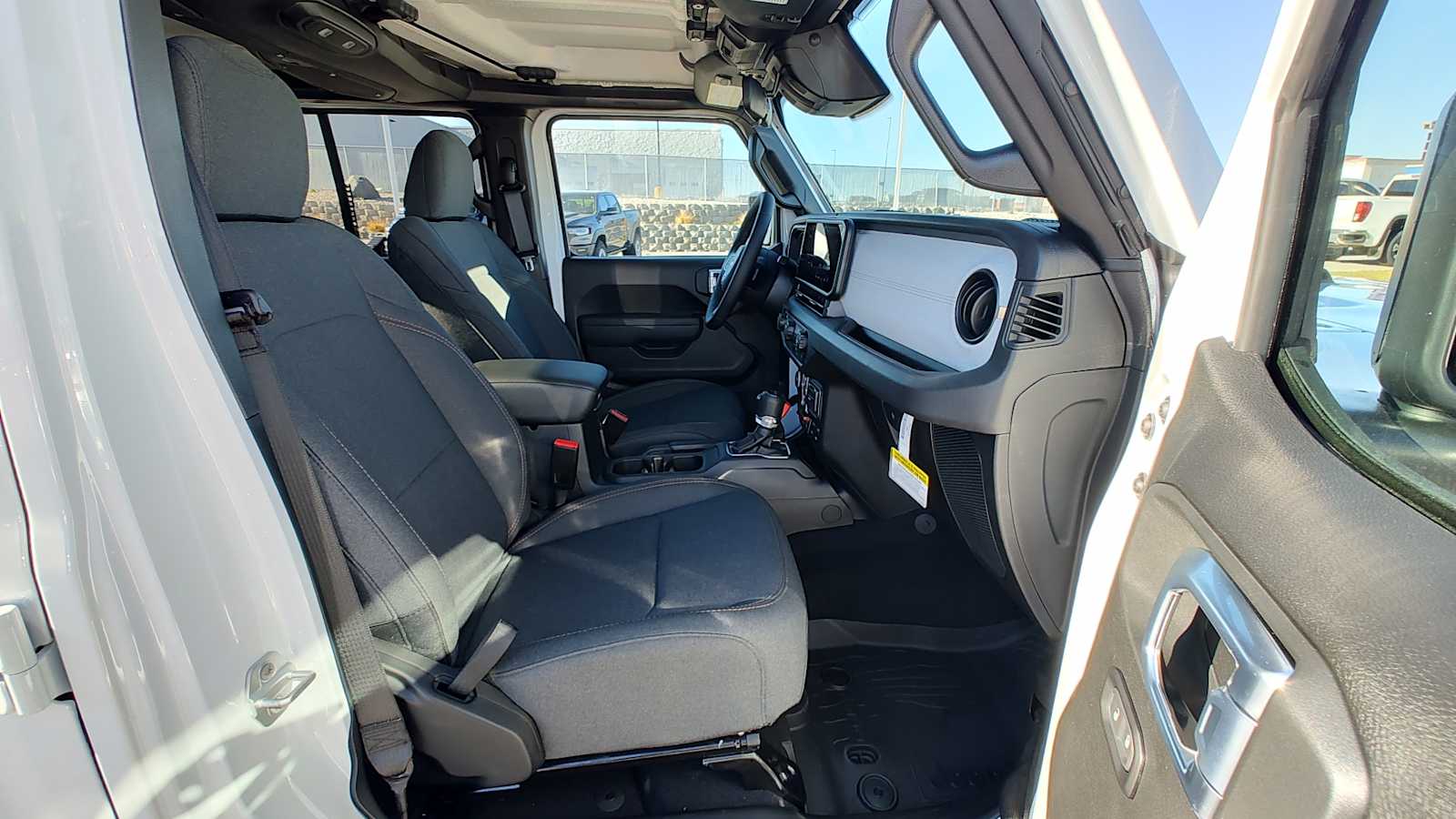 Thumbnail: 2026 Jeep Gladiator - 14