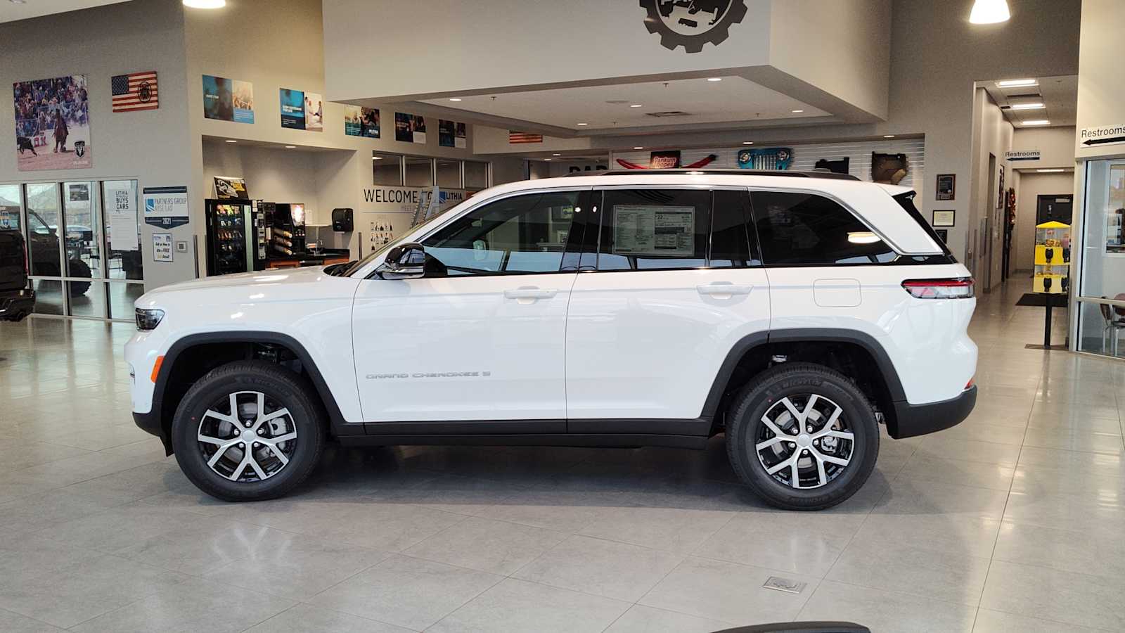 Thumbnail: 2025 Jeep Grand Cherokee - 2