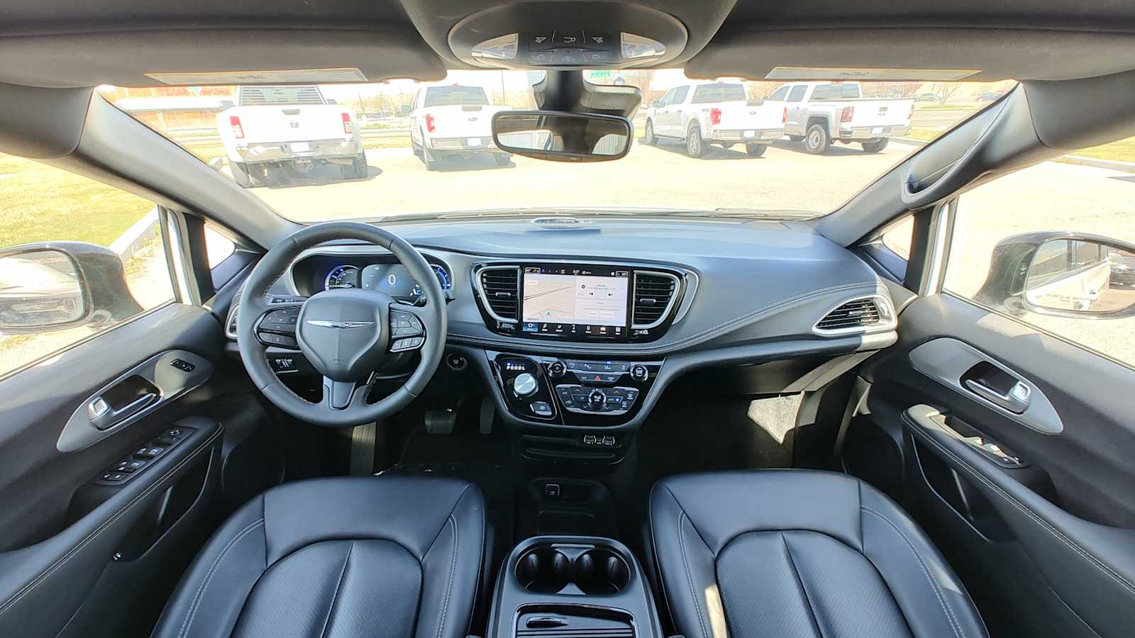 Thumbnail: 2024 Chrysler Pacifica - 10