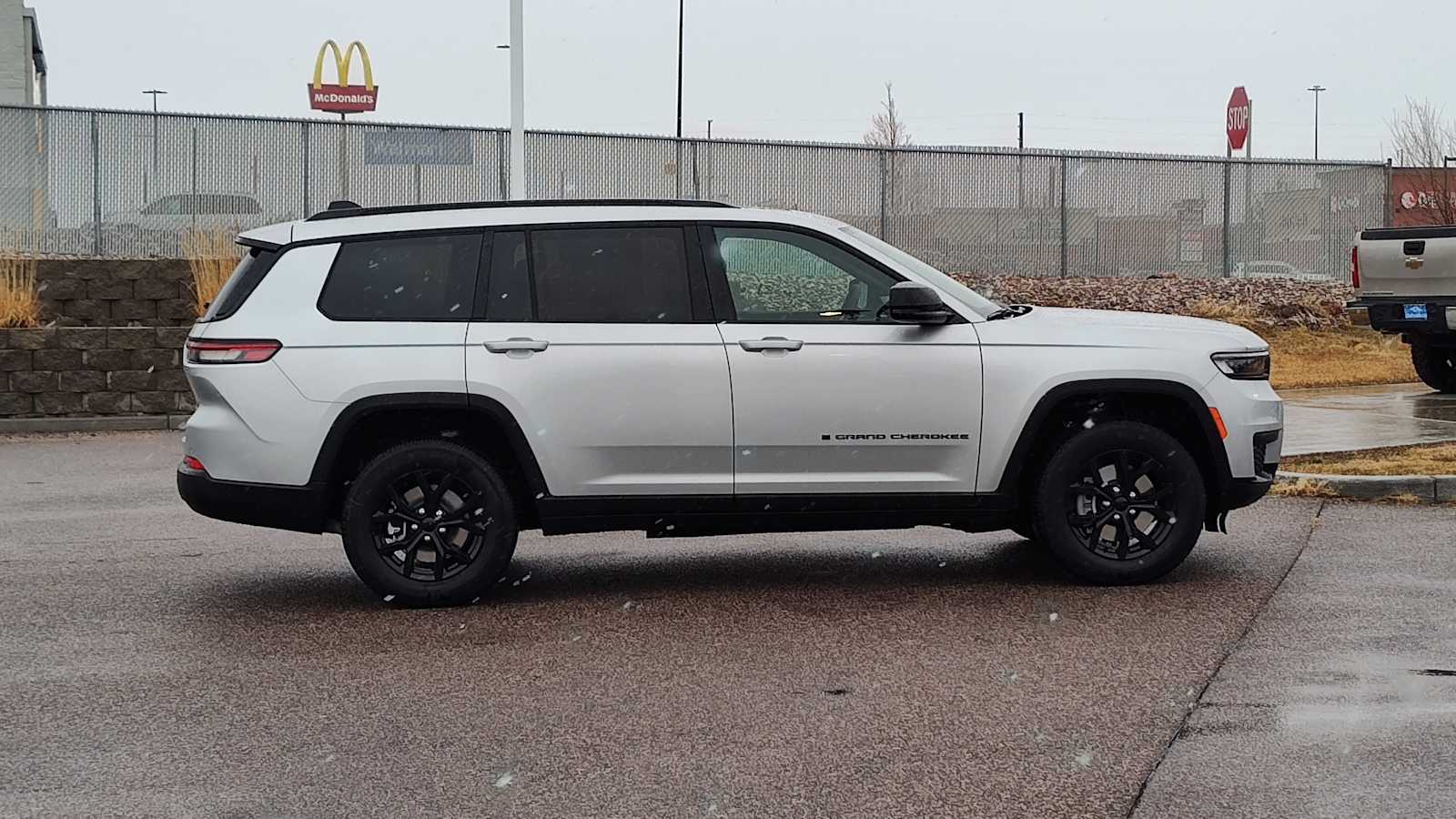 Thumbnail: 2025 Jeep Grand Cherokee - 25