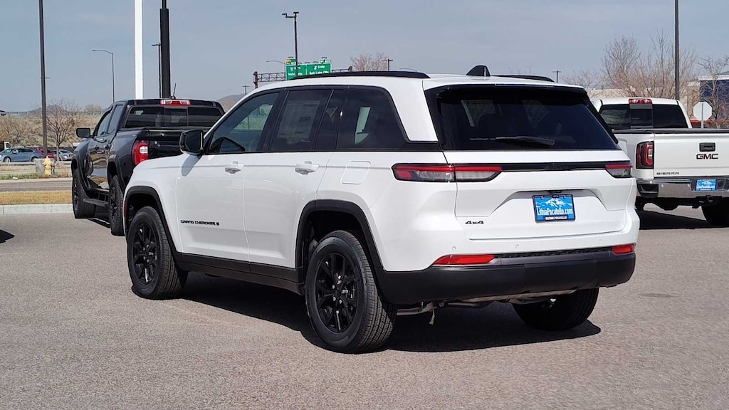 New 2026 Jeep Grand Cherokee LAREDO ALTITUDE 4X4 Sport Utility