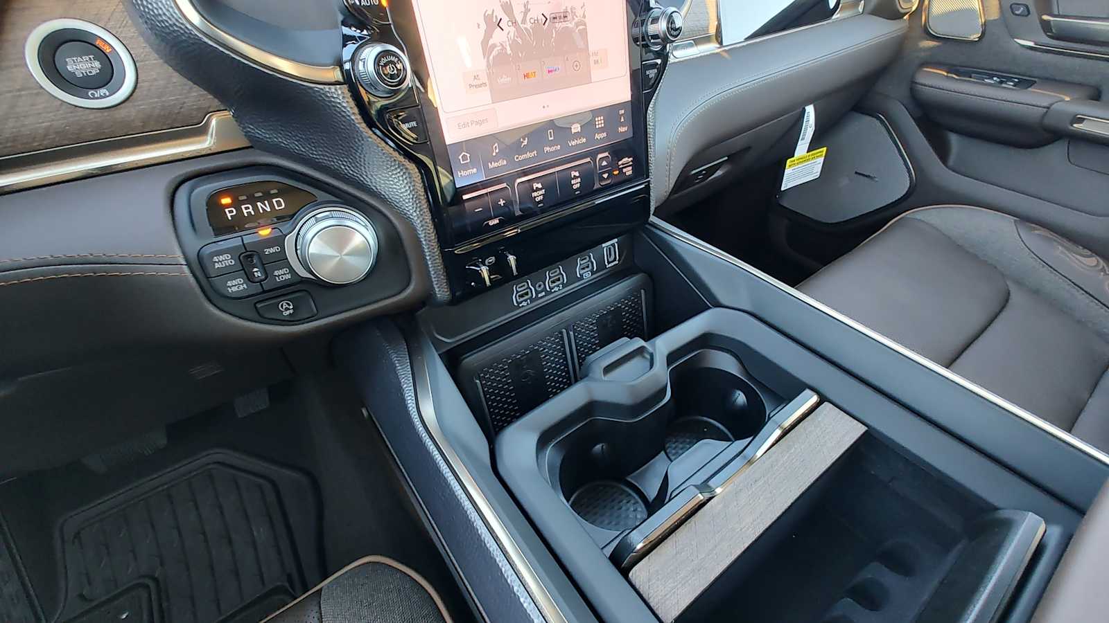 Thumbnail: 2026 RAM 1500 - 17