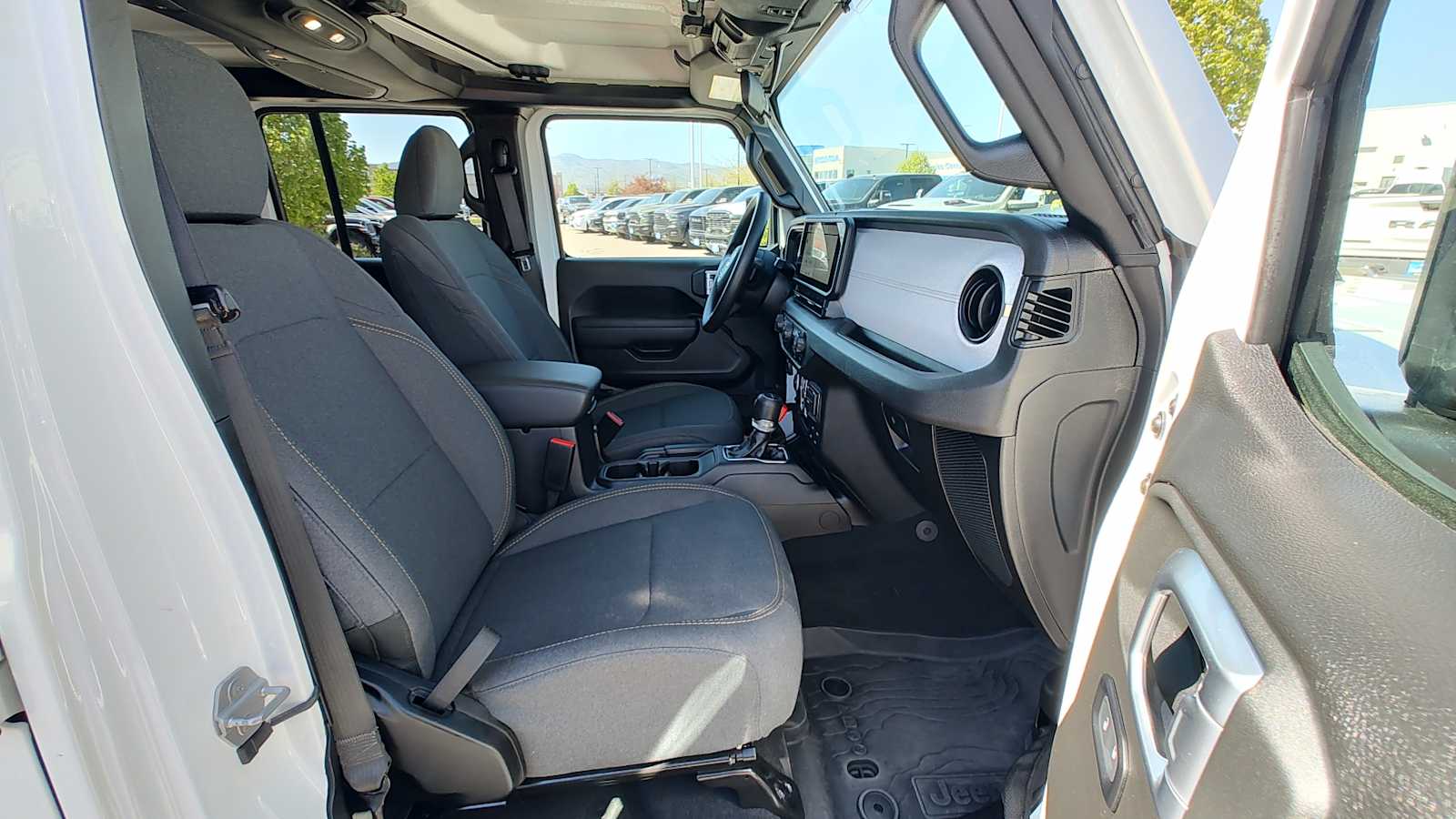 Thumbnail: 2024 Jeep Gladiator - 14