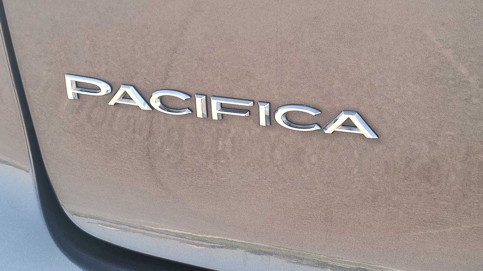 Thumbnail: 2021 Chrysler Pacifica - 2