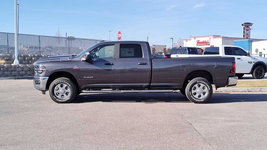 New 2026 Ram 3500 BIG HORN CREW CAB 4X4 8' BOX Pickup