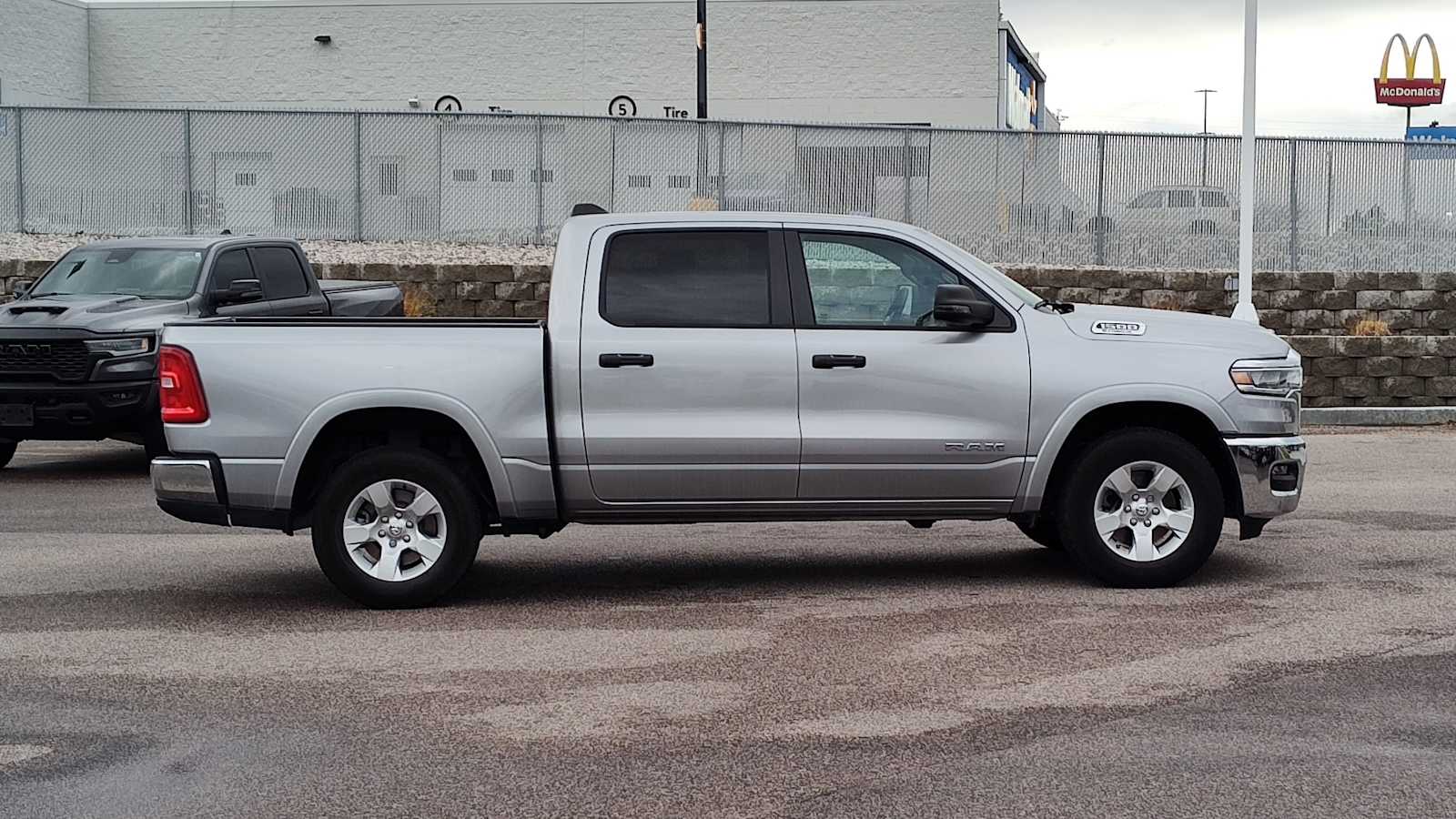 Thumbnail: 2025 RAM 1500 - 25