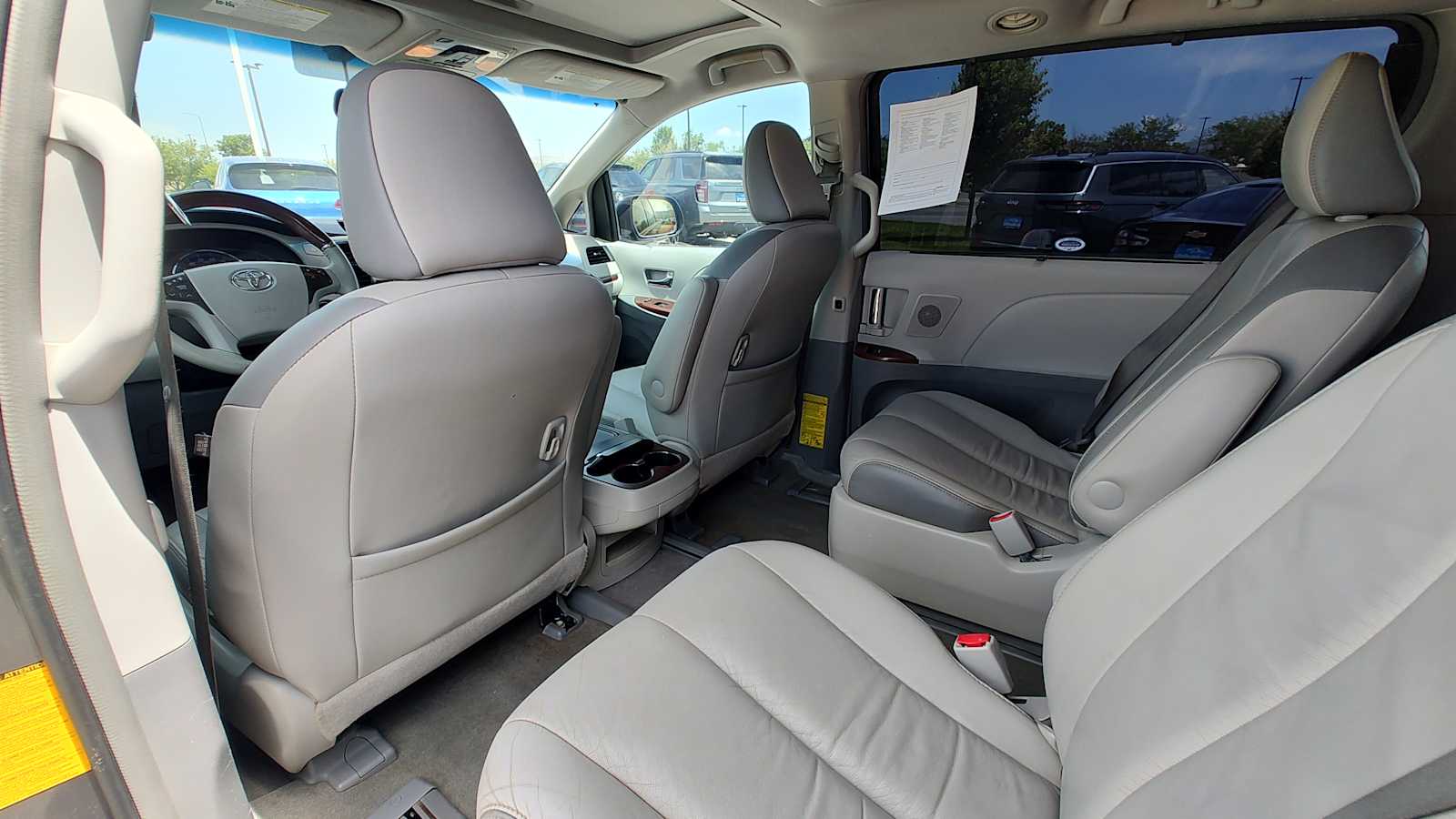 Thumbnail: 2014 Toyota Sienna - 10