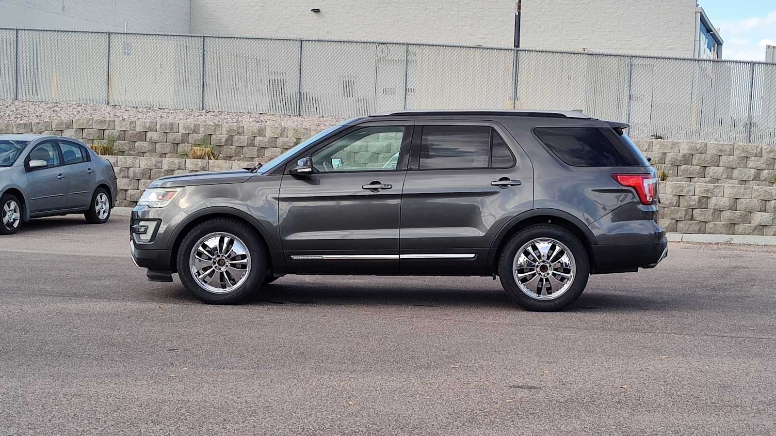 Thumbnail: 2017 Ford Explorer - 3