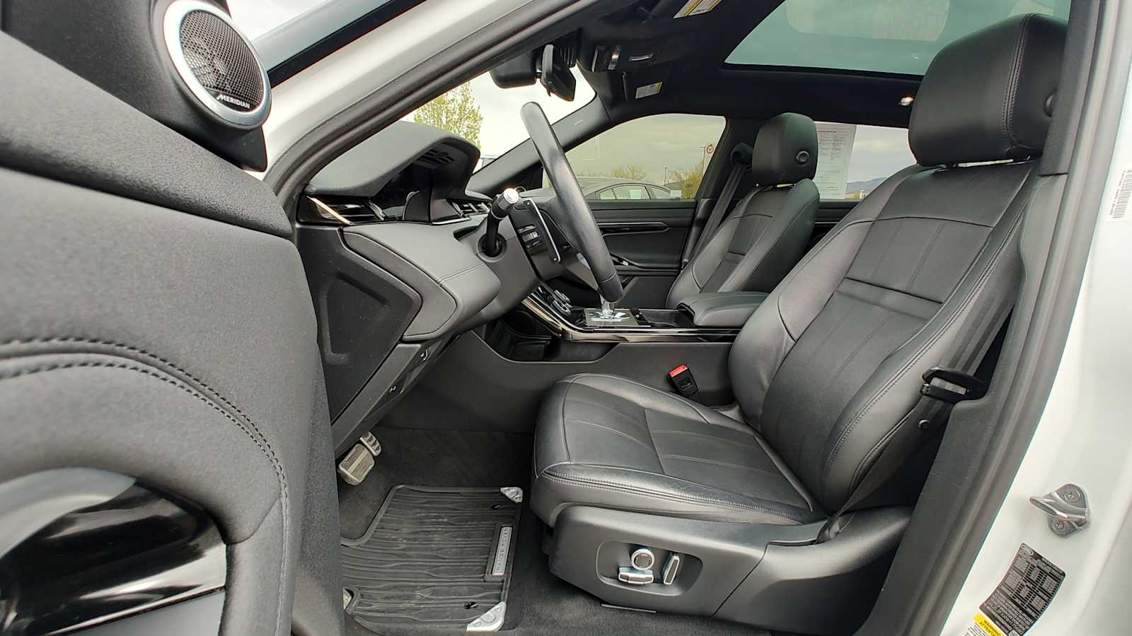 Thumbnail: 2022 Land Rover Range Rover Evoque - 11