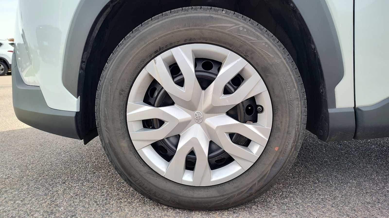 Thumbnail: 2023 Toyota Corolla Cross - 8