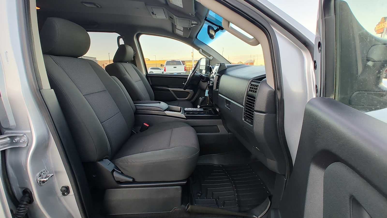 Thumbnail: 2015 Nissan Titan - 14