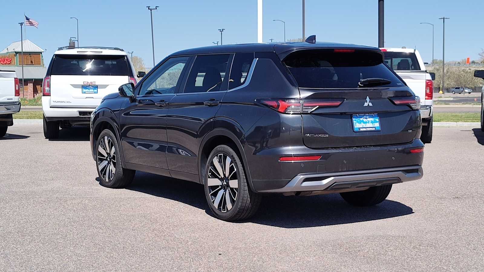 Thumbnail: 2025 Mitsubishi Outlander - 4