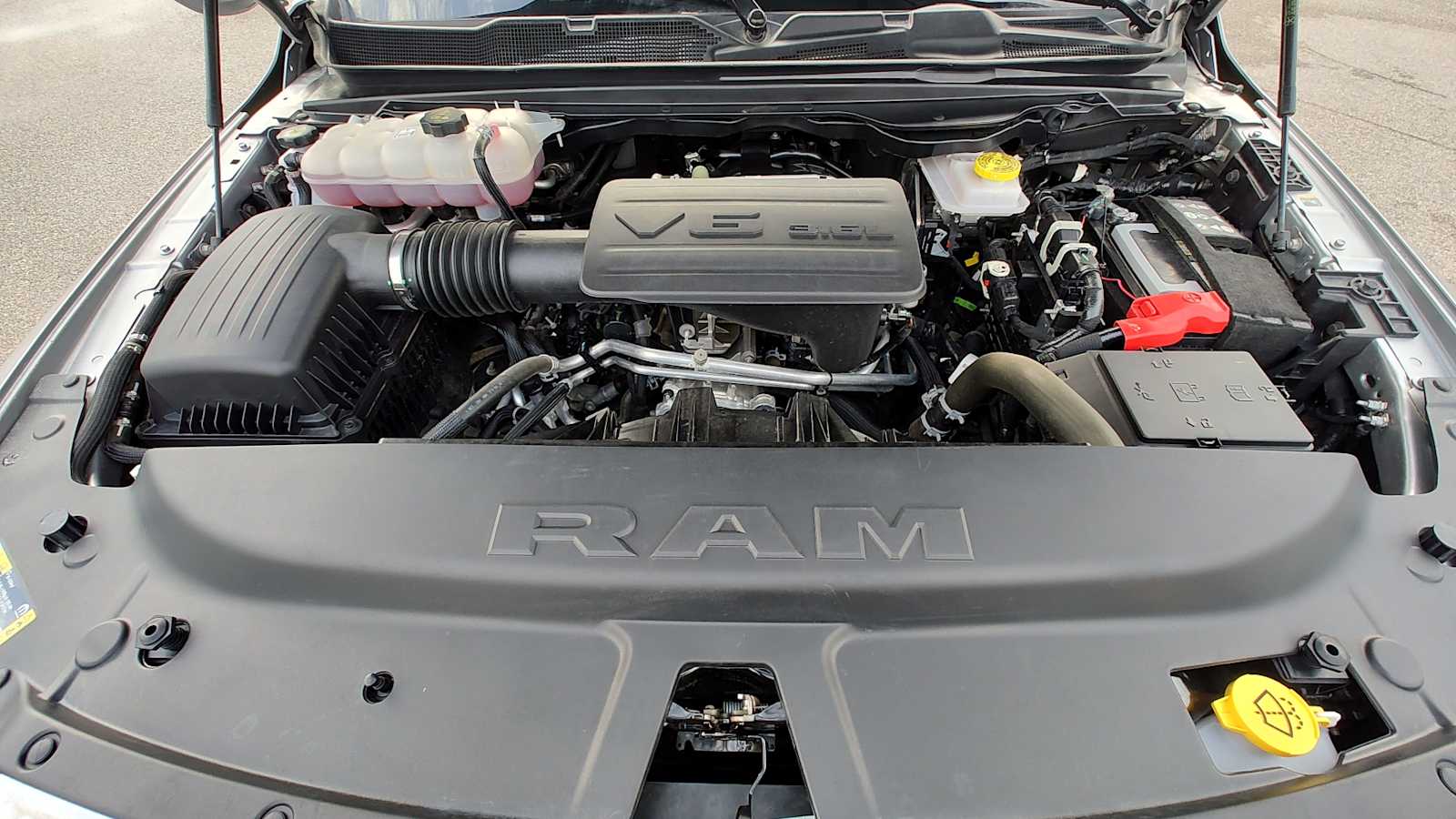 Thumbnail: 2025 RAM 1500 - 9