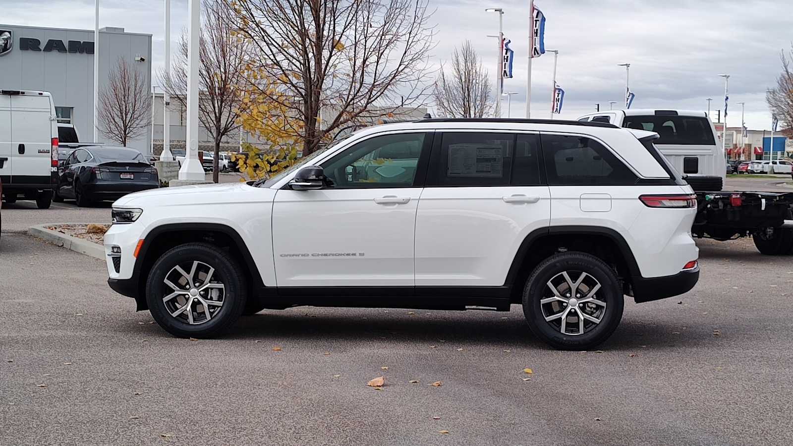 Thumbnail: 2025 Jeep Grand Cherokee - 3