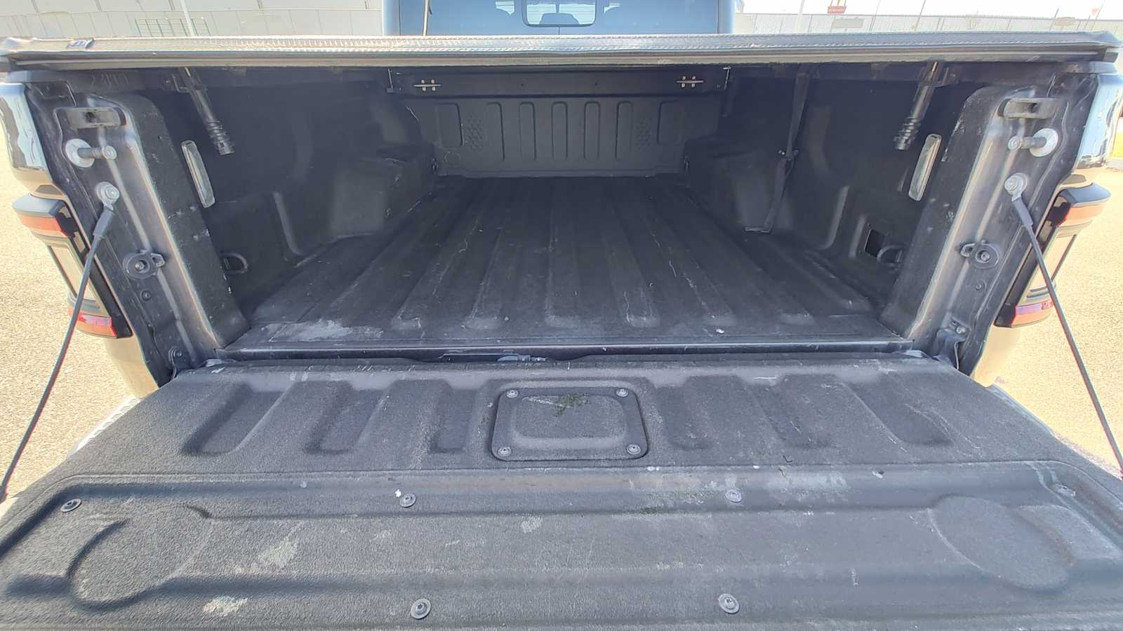 Thumbnail: 2020 Jeep Gladiator - 19