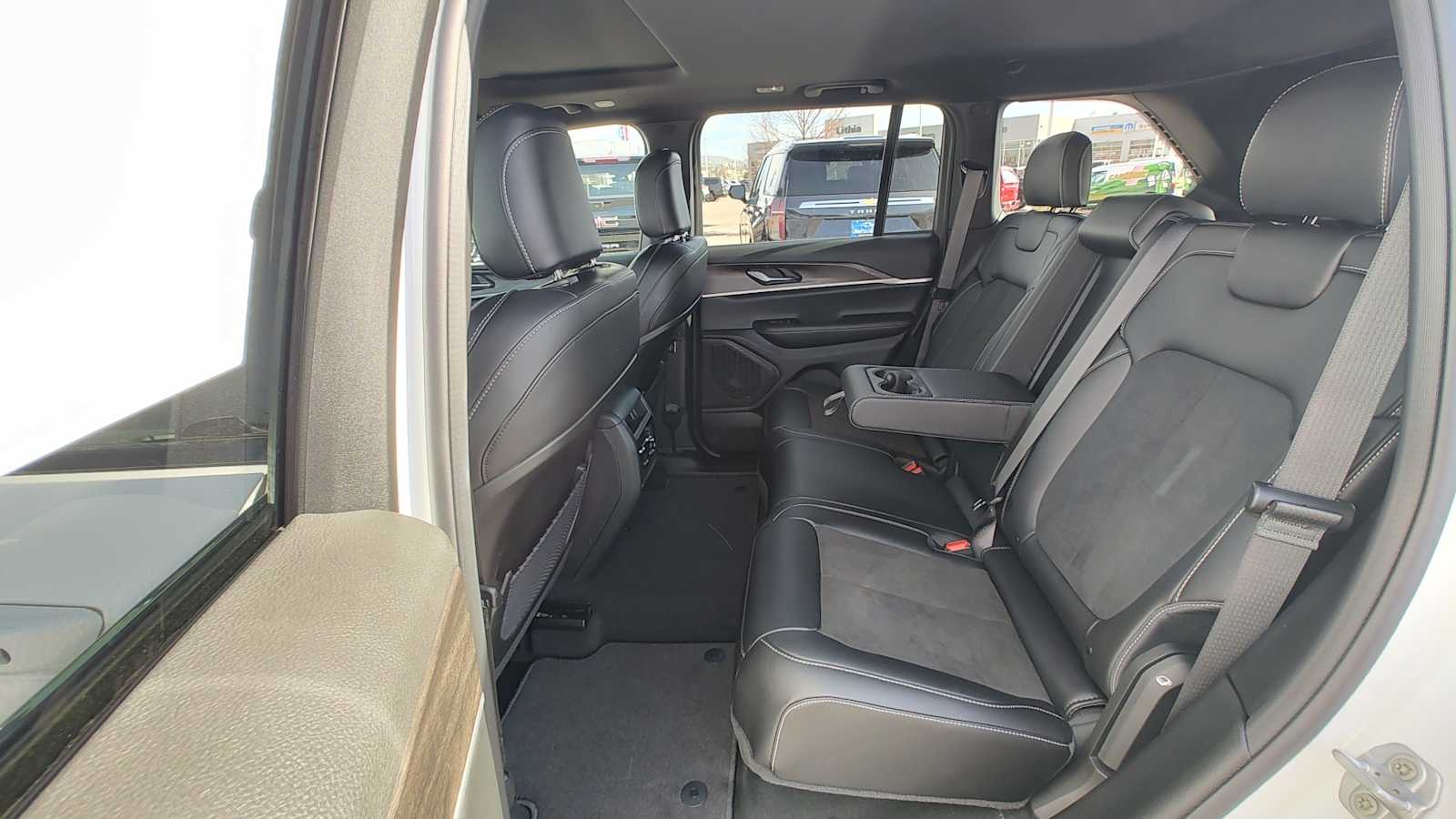 Thumbnail: 2026 Jeep Grand Cherokee - 13