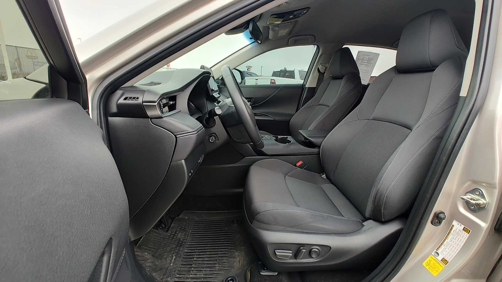 Thumbnail: 2024 Toyota Venza - 11