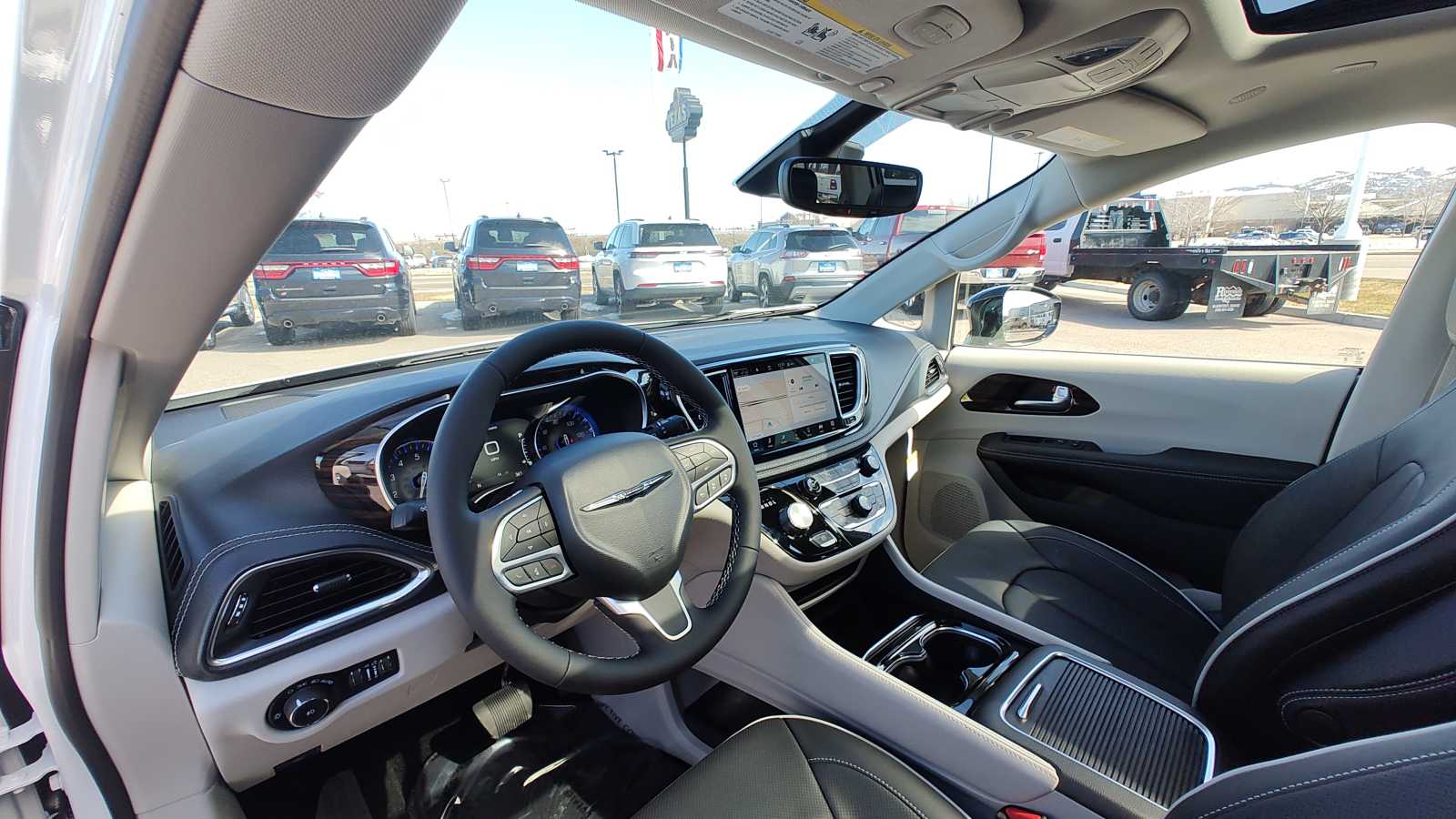 Thumbnail: 2024 Chrysler Pacifica - 2