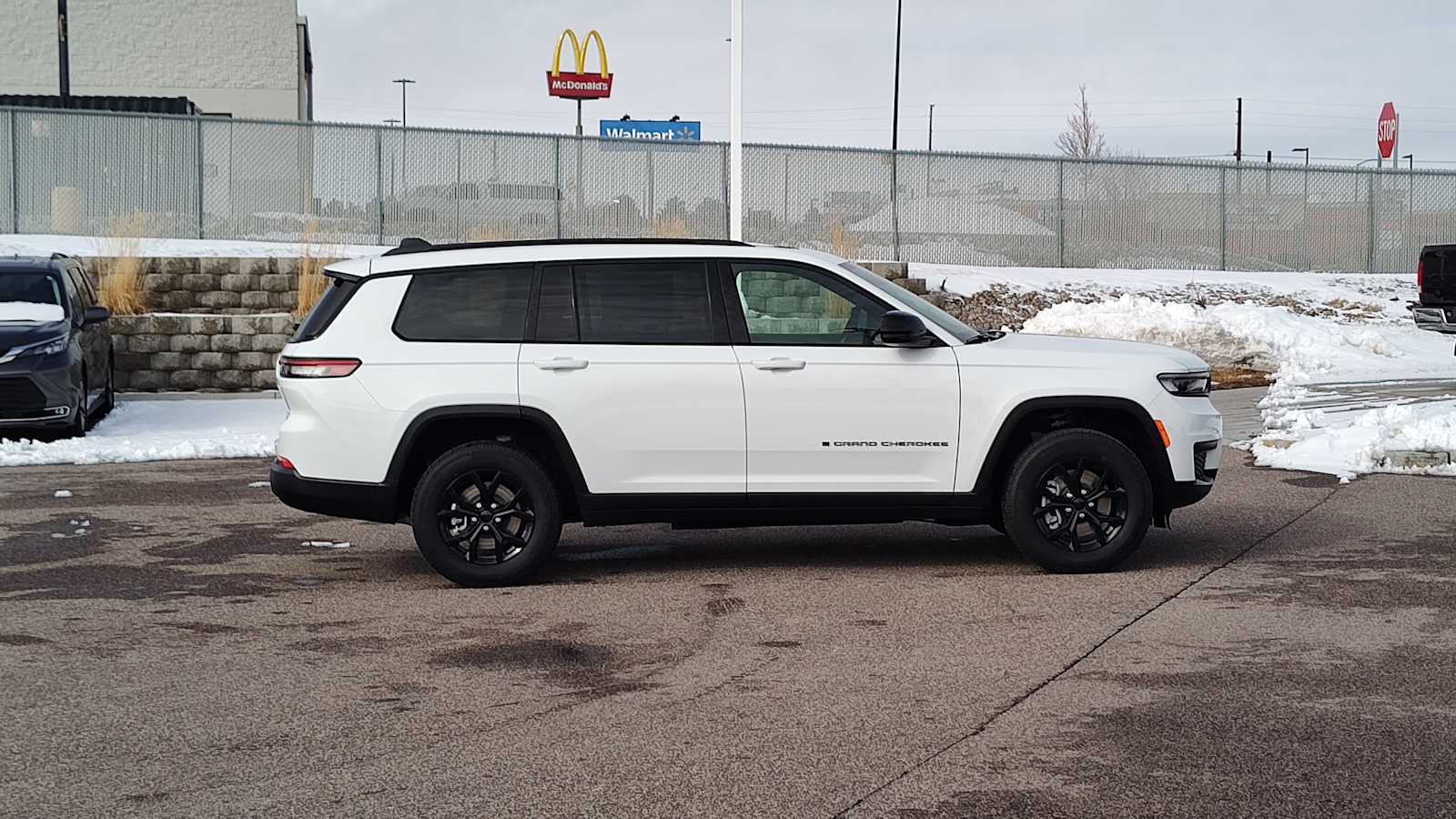 Thumbnail: 2025 Jeep Grand Cherokee - 26