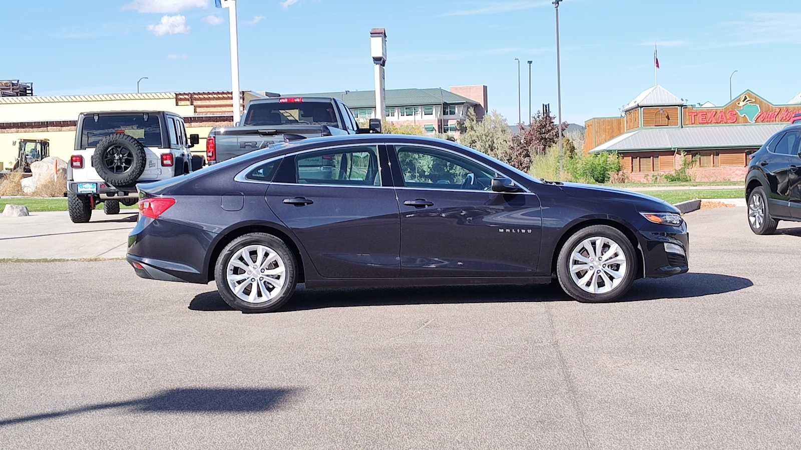 Thumbnail: 2023 Chevrolet Malibu - 24