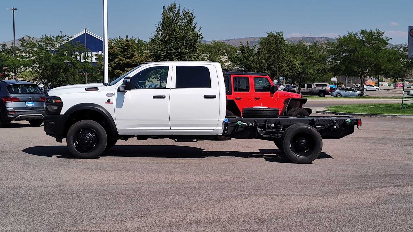 2026 Ram 5500 Tradesman photo 2