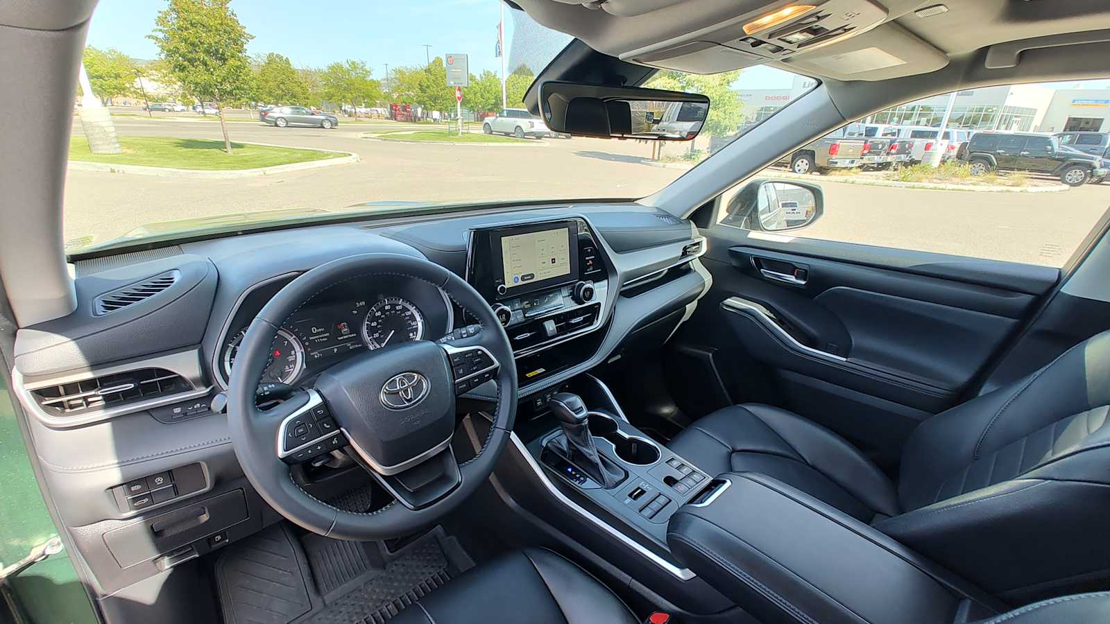 Thumbnail: 2023 Toyota Highlander - 2