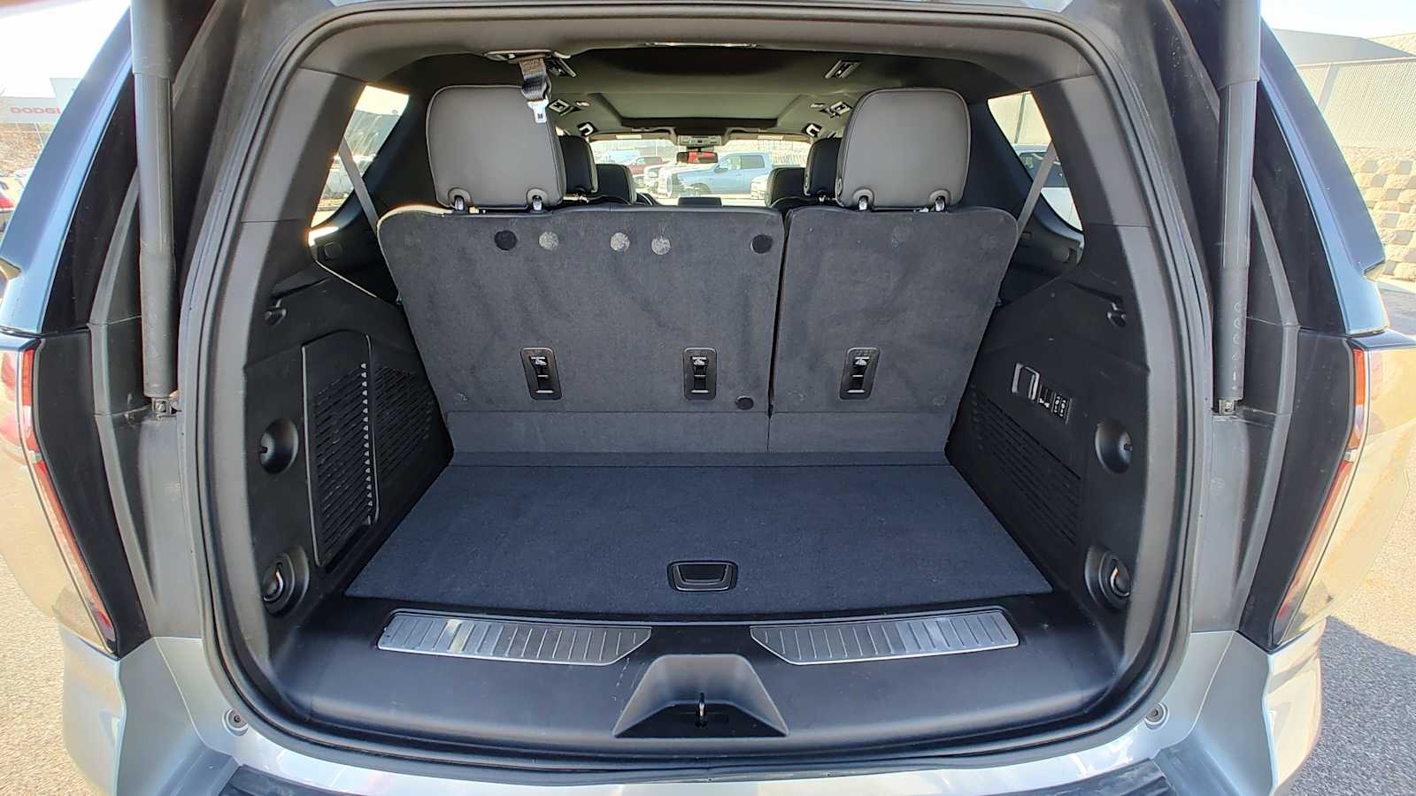 Thumbnail: 2023 Chevrolet Tahoe - 19