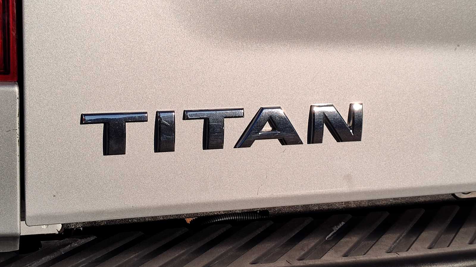 Thumbnail: 2015 Nissan Titan - 23