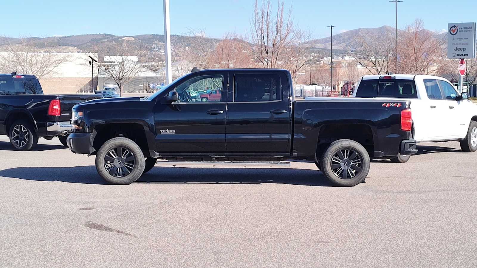 Thumbnail: 2018 Chevrolet Silverado 1500 - 3