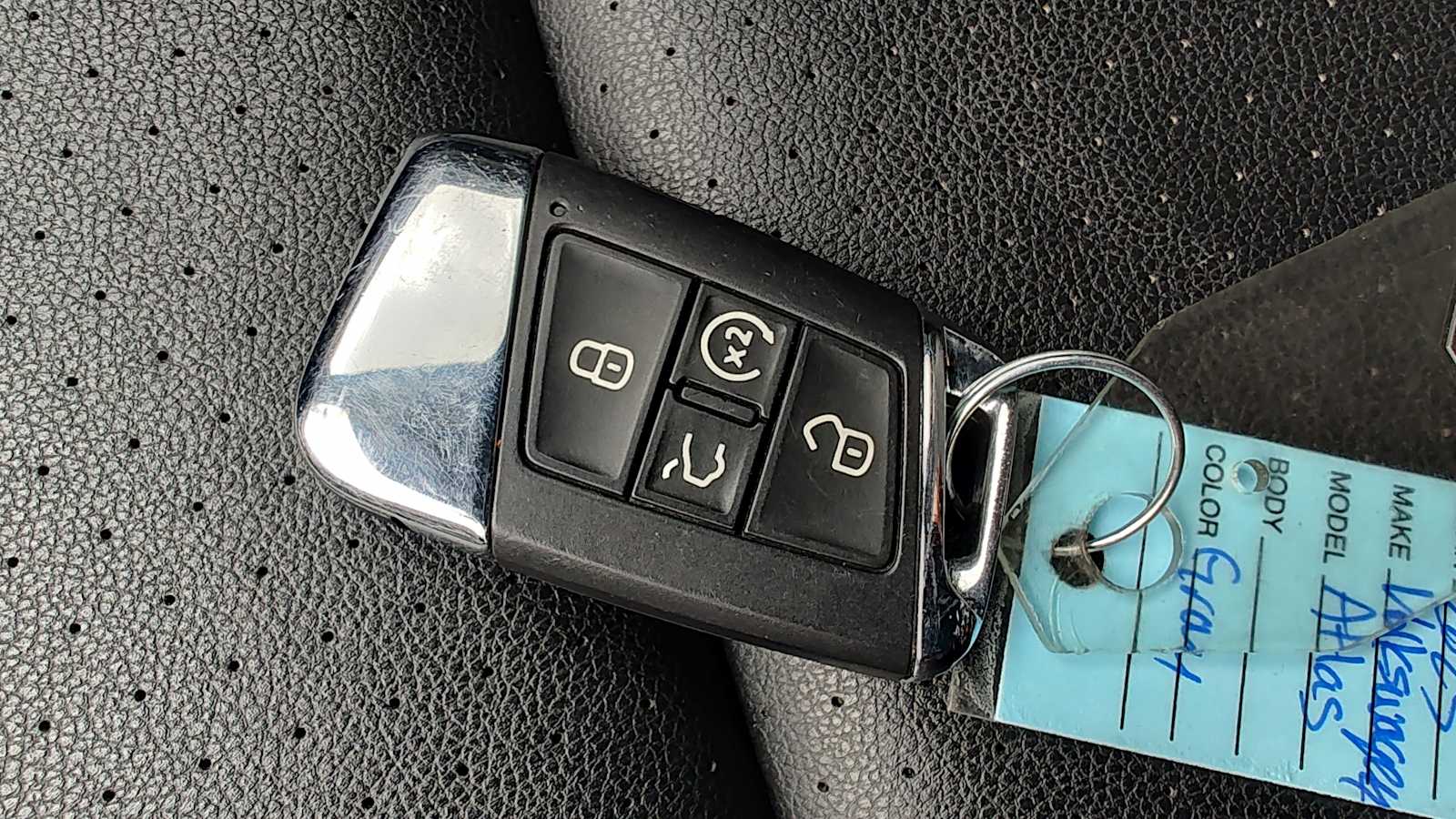 Thumbnail: 2023 Volkswagen Atlas - 20