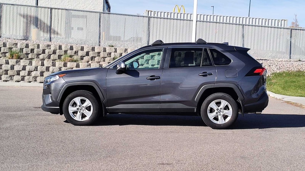 Used 2021 Toyota RAV4 XLE SUV