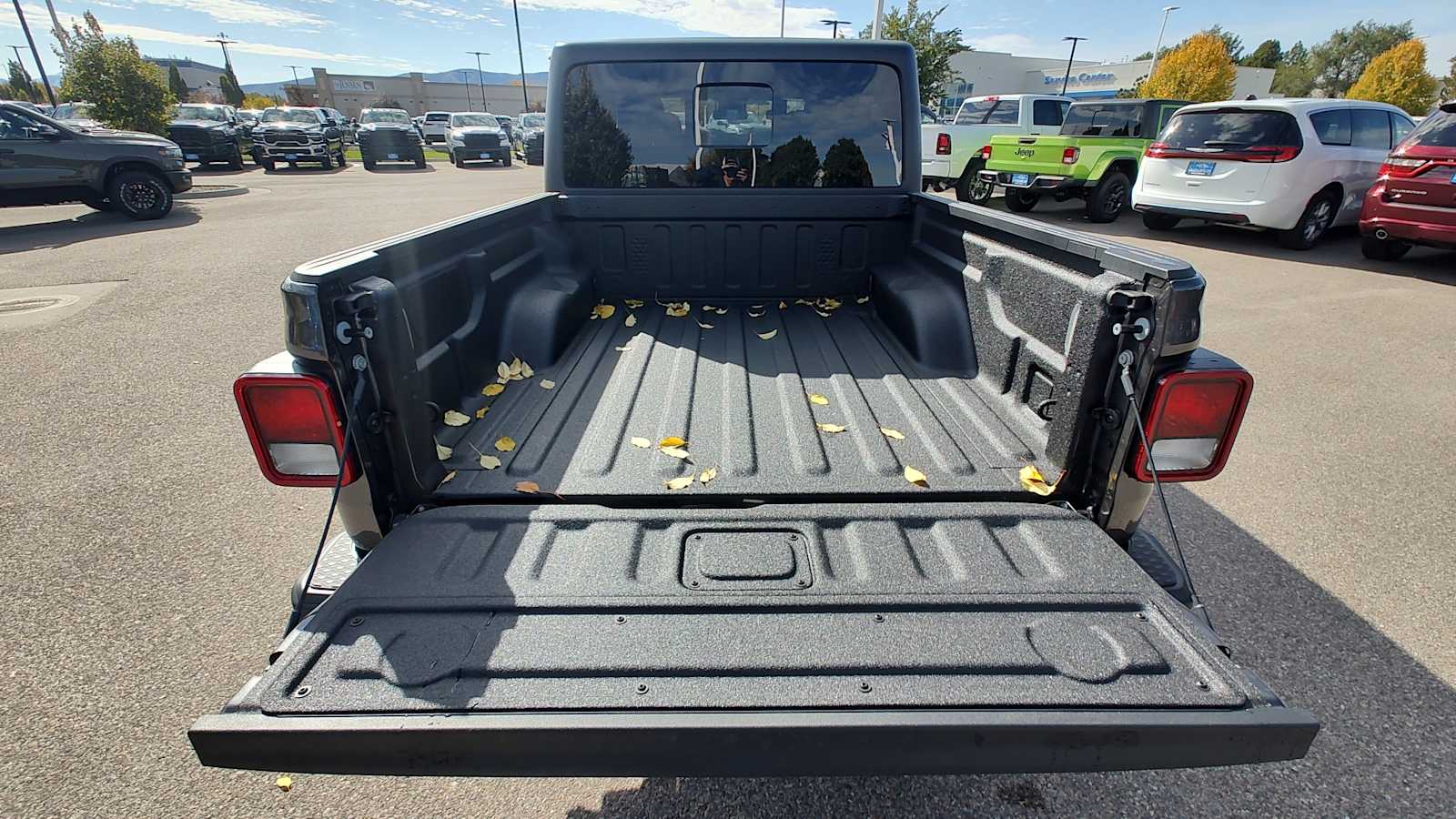 Thumbnail: 2025 Jeep Gladiator - 19