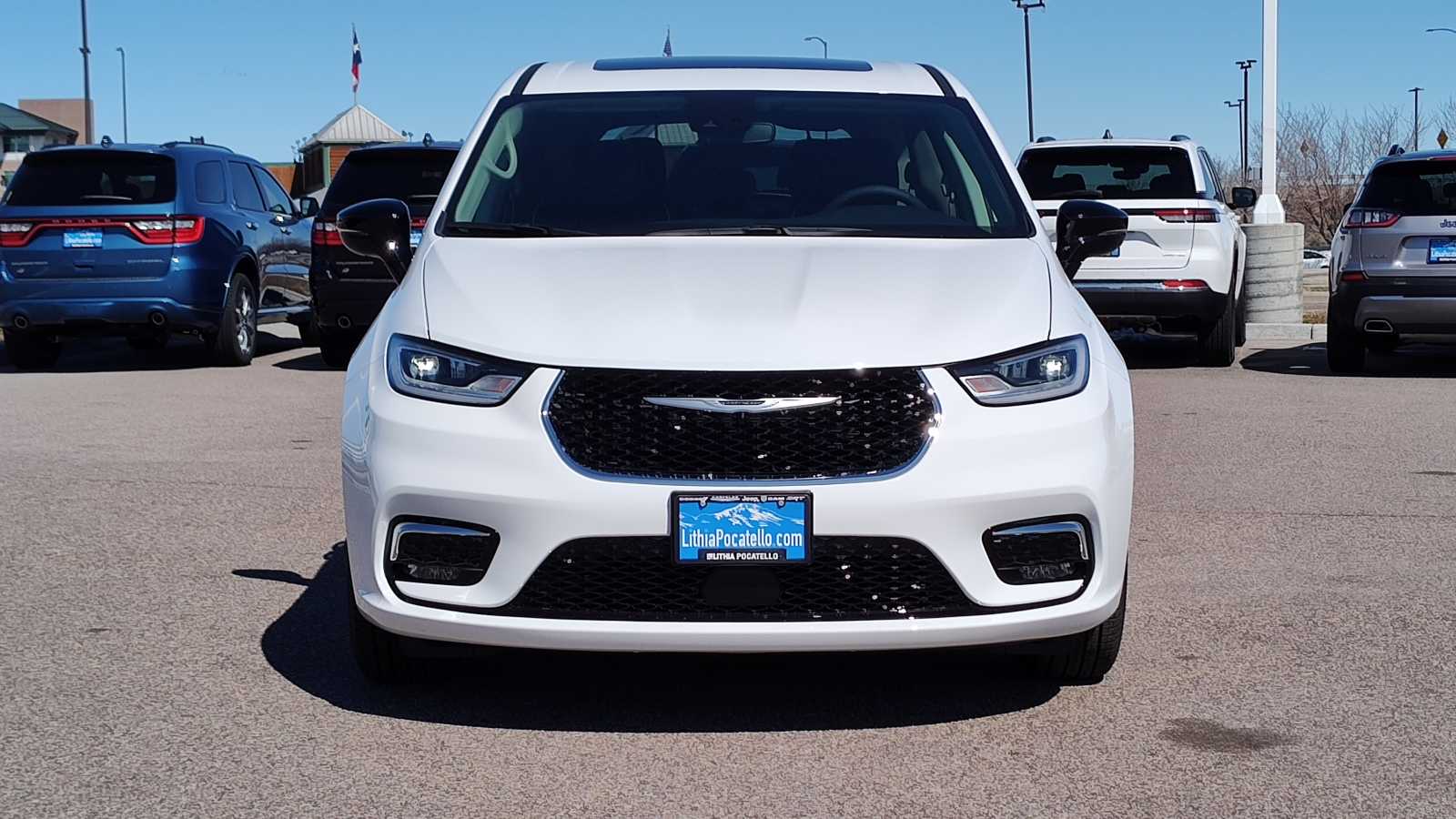 Thumbnail: 2024 Chrysler Pacifica - 6