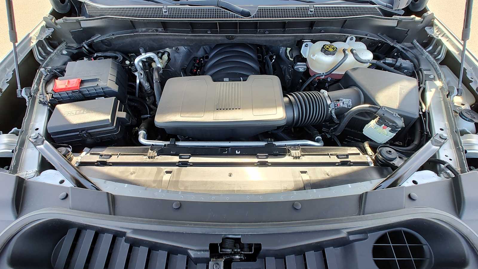 Thumbnail: 2023 Chevrolet Tahoe - 9