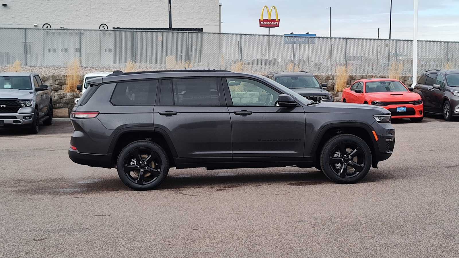 Thumbnail: 2025 Jeep Grand Cherokee - 26