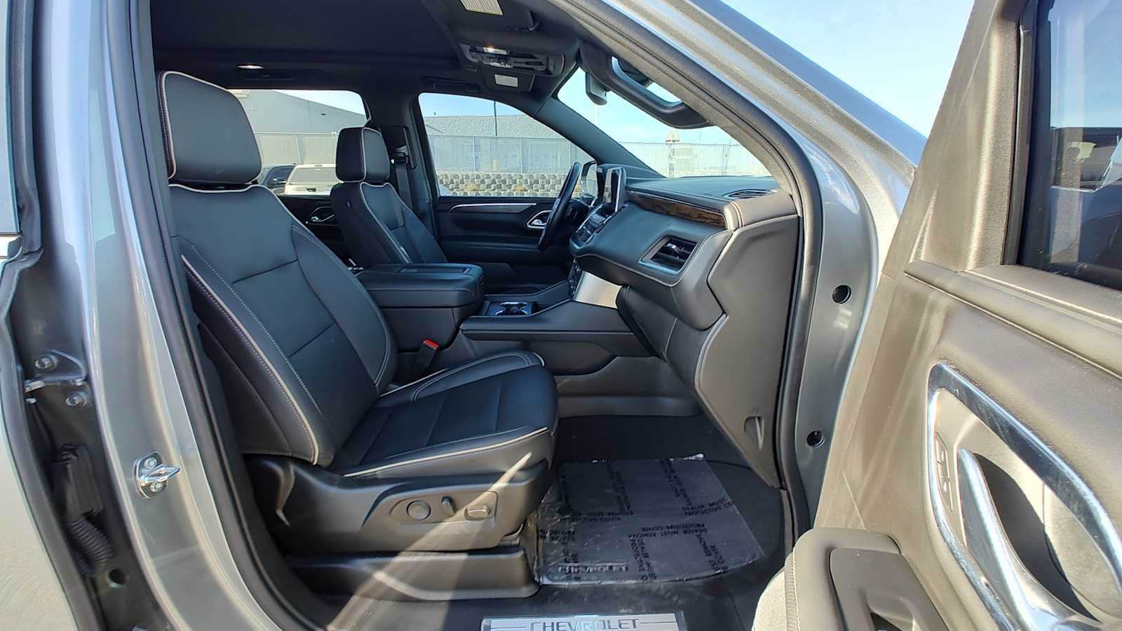 Thumbnail: 2023 Chevrolet Tahoe - 14