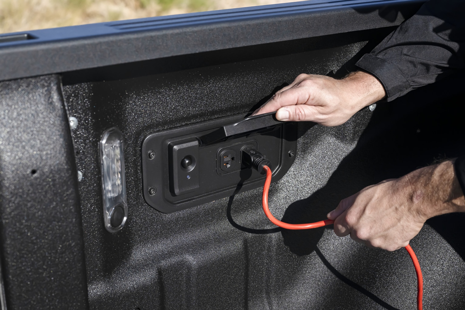 Ram 1500 bed charger