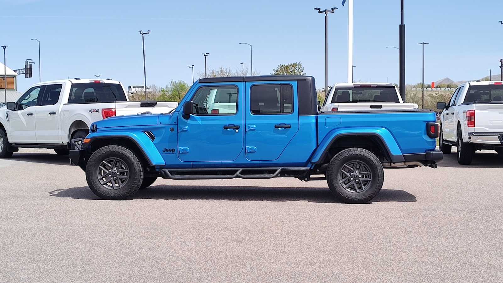 Thumbnail: 2024 Jeep Gladiator - 3