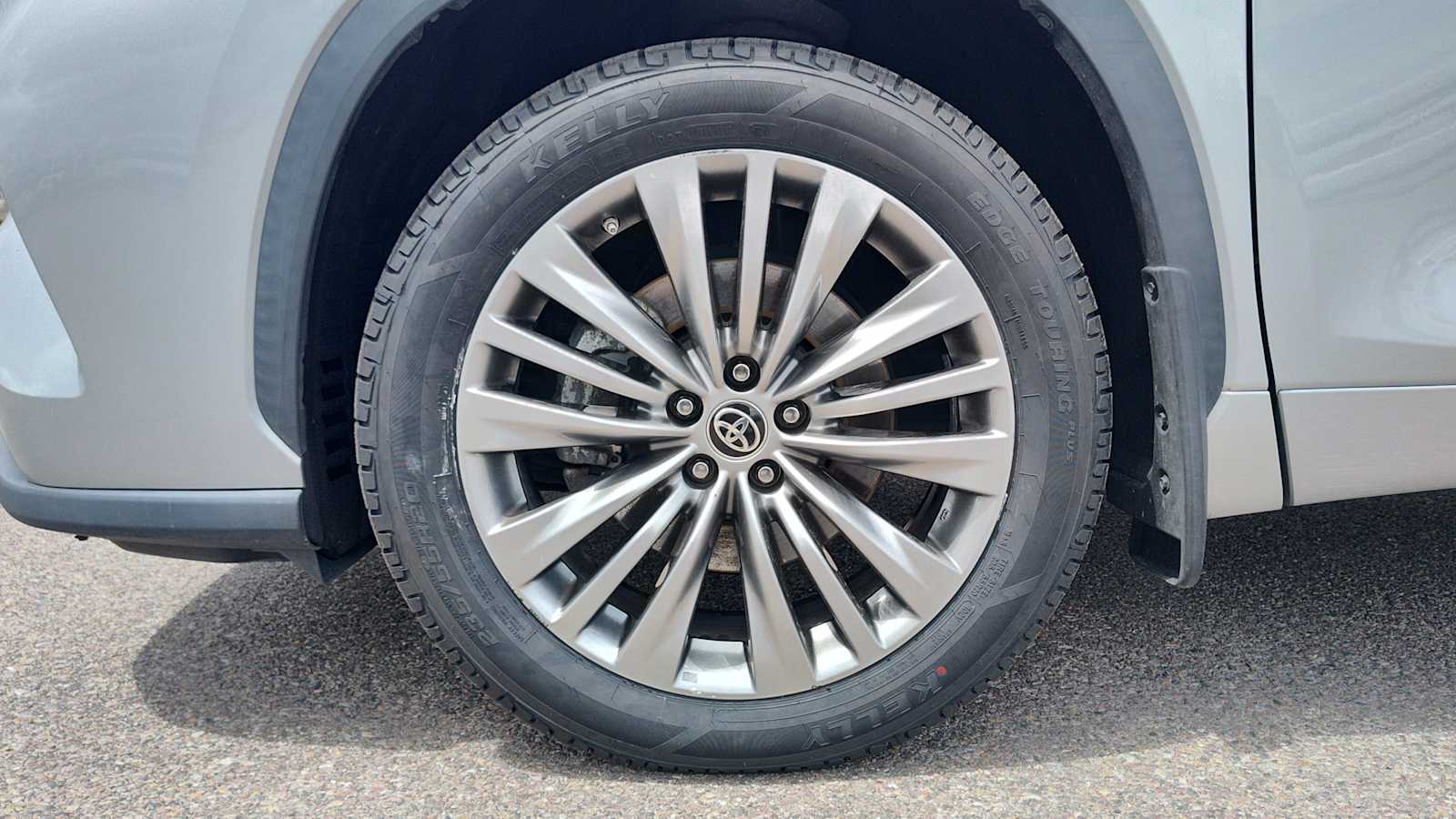 Thumbnail: 2021 Toyota Highlander - 8
