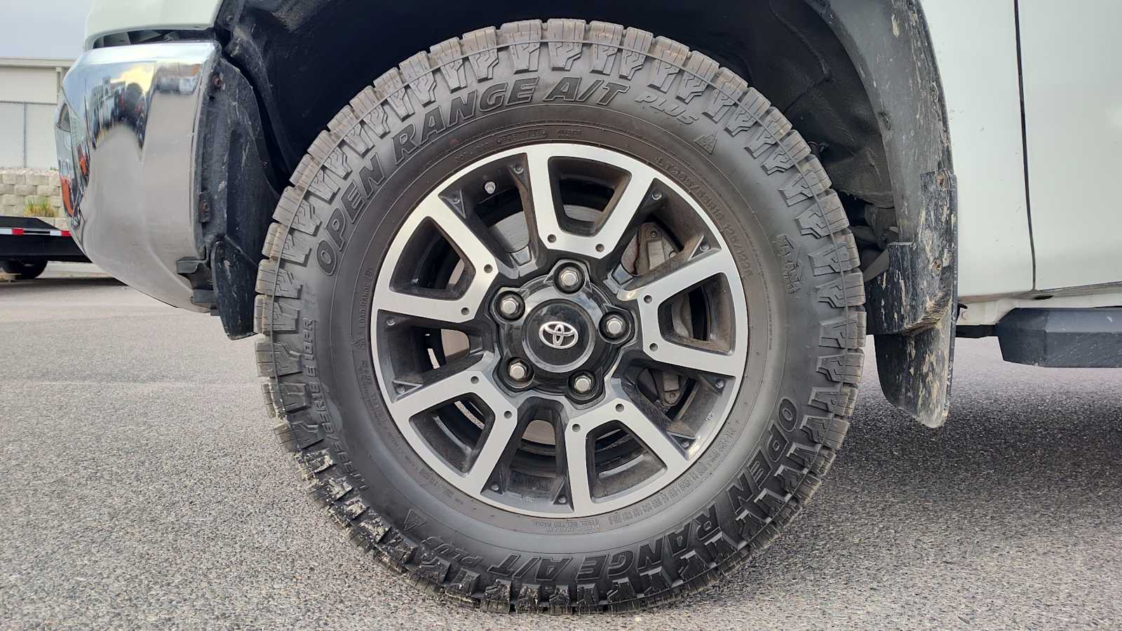 2018 Toyota Tundra SR5 CrewMax photo 2