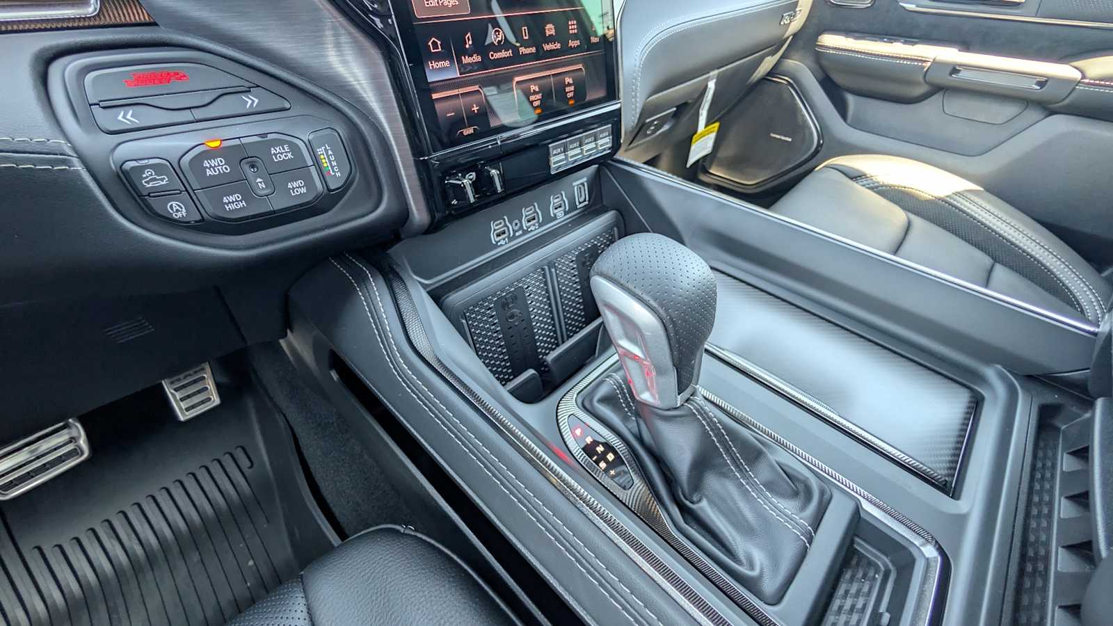 Thumbnail: 2026 RAM 1500 - 17