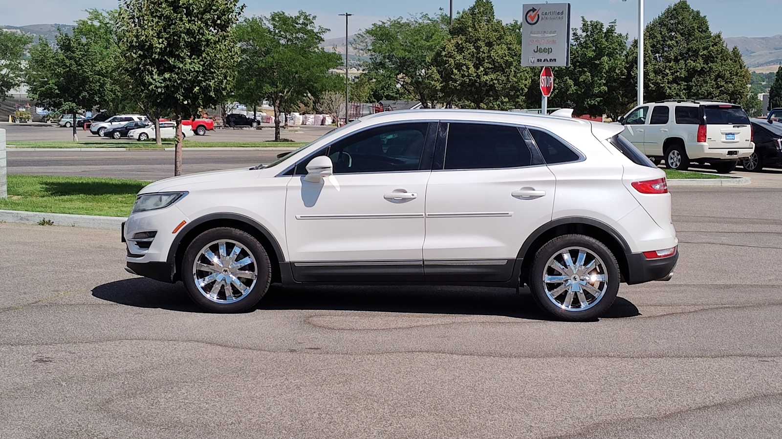 Thumbnail: 2015 Lincoln MKC - 3