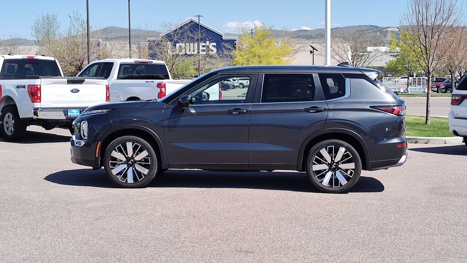 Thumbnail: 2025 Mitsubishi Outlander - 3