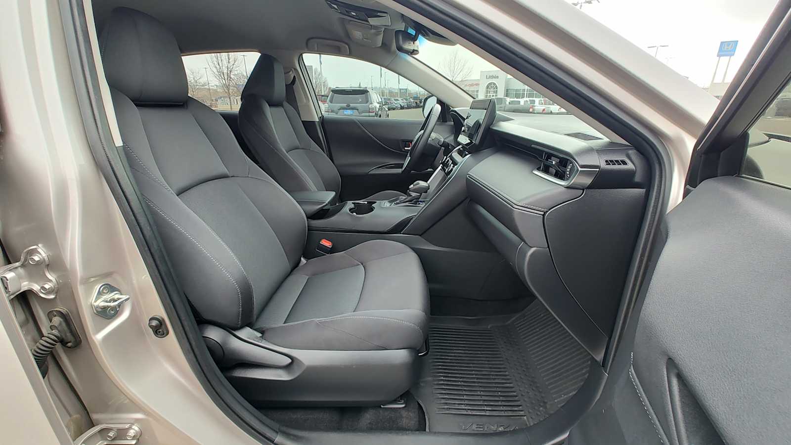 Thumbnail: 2024 Toyota Venza - 14