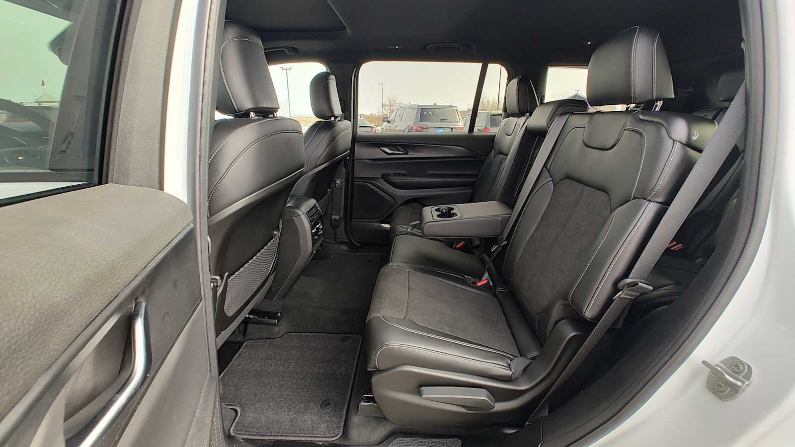 Thumbnail: 2025 Jeep Grand Cherokee - 13