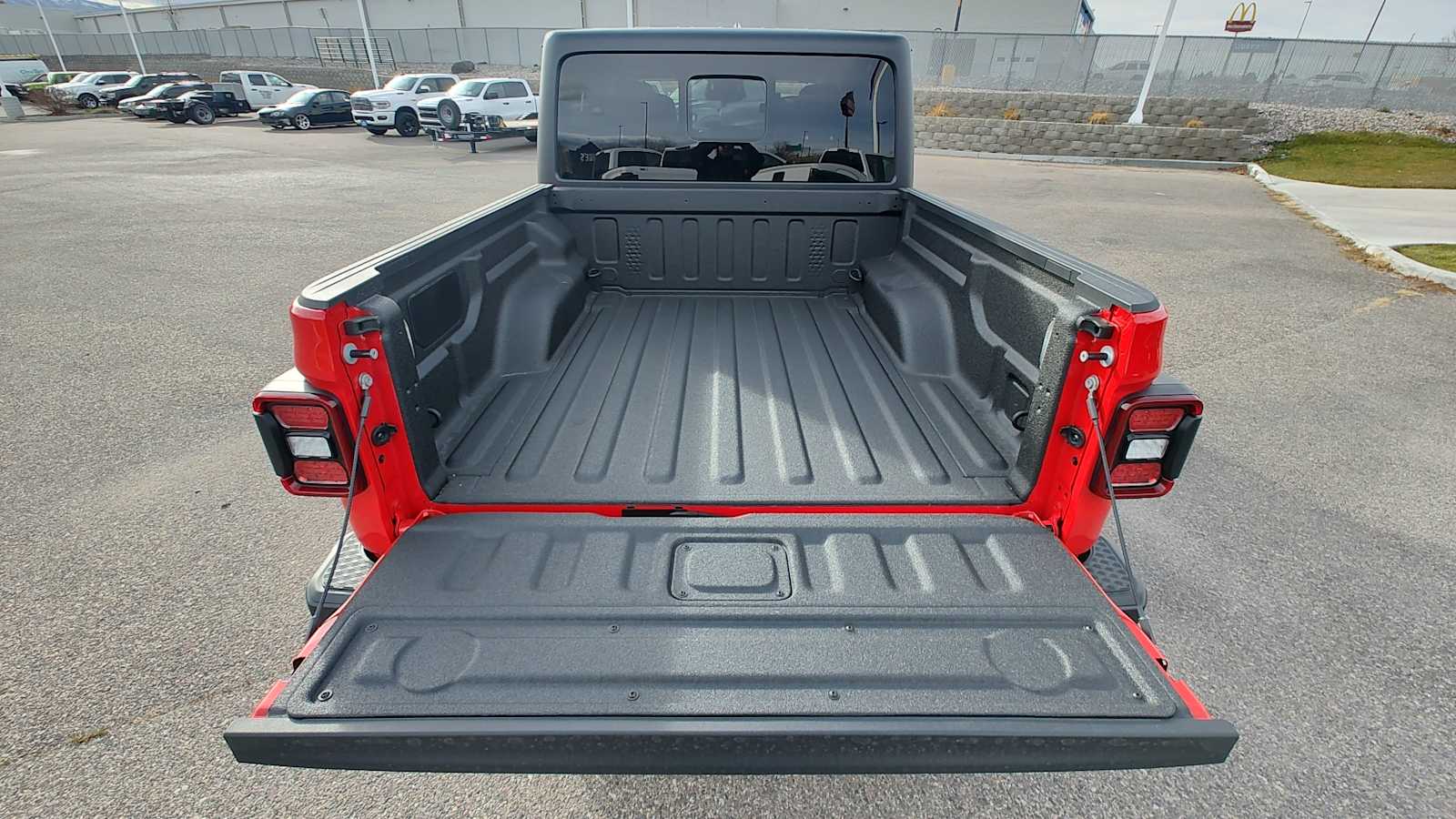 Thumbnail: 2026 Jeep Gladiator - 19